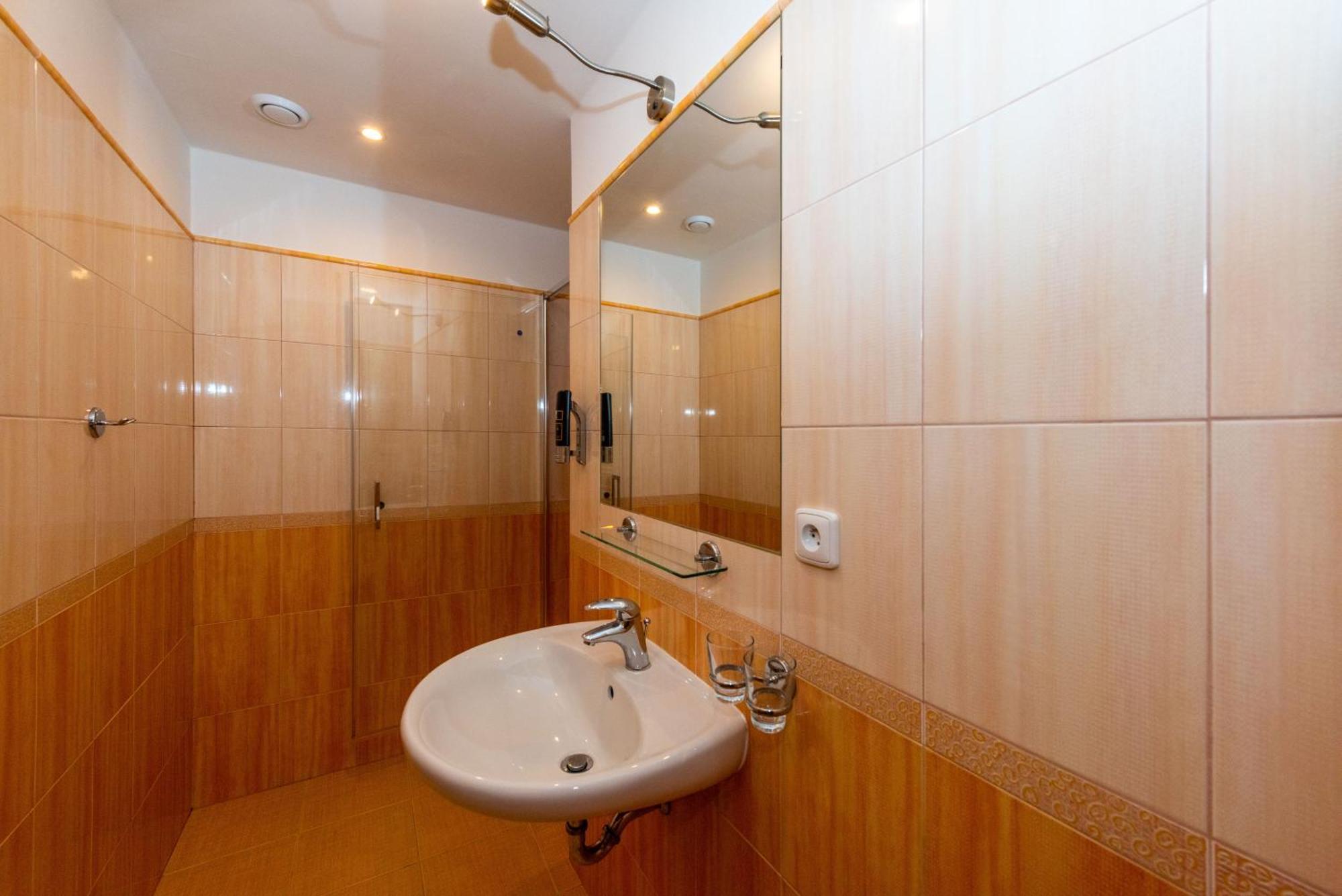 Hotel Modrin Pec pod Snezkou Ngoại thất bức ảnh